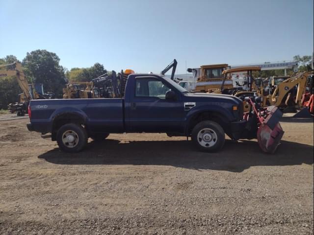 Image of Ford F-250 equipment image 2