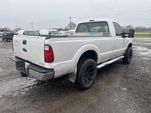 Image of Ford F-250 equipment image 3