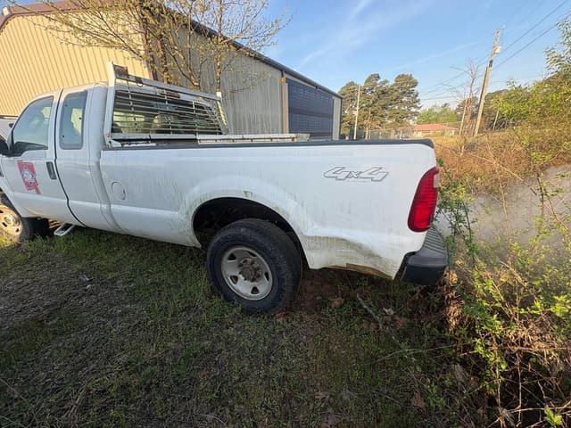 Image of Ford F-250 equipment image 3