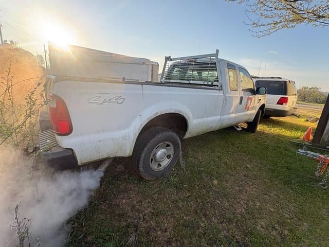 Image of Ford F-250 equipment image 2