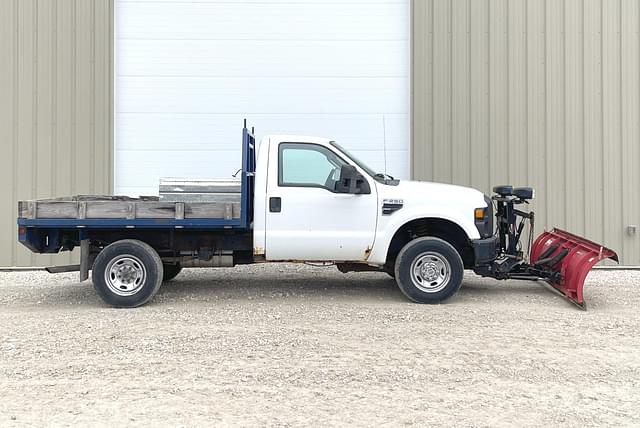 Image of Ford F-250 equipment image 2