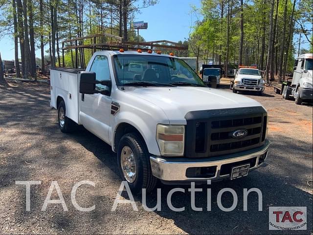 Image of Ford F-250 equipment image 2