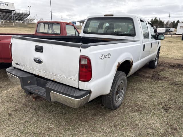 Image of Ford F-250 equipment image 3
