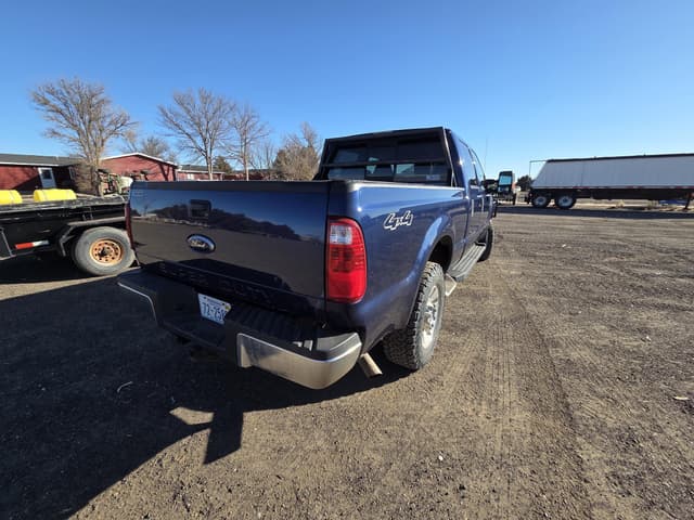 Image of Ford F-250 equipment image 4