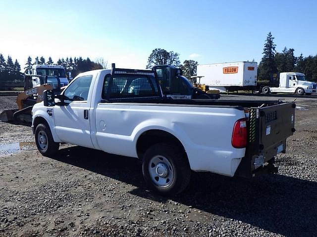 Image of Ford F-250 equipment image 4