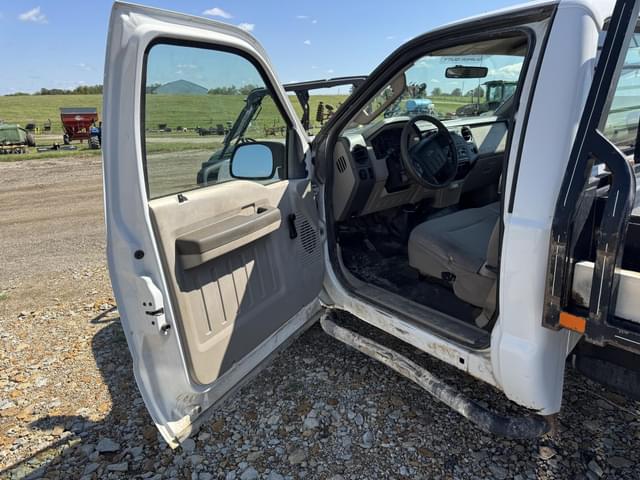 Image of Ford F-250 equipment image 4