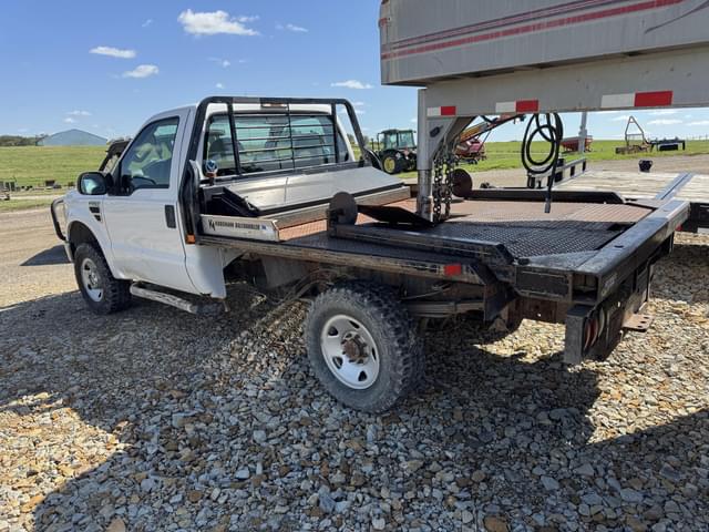 Image of Ford F-250 equipment image 3