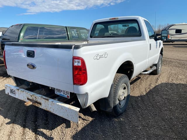 Image of Ford F-250 equipment image 3