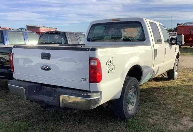 Image of Ford F-250 equipment image 3
