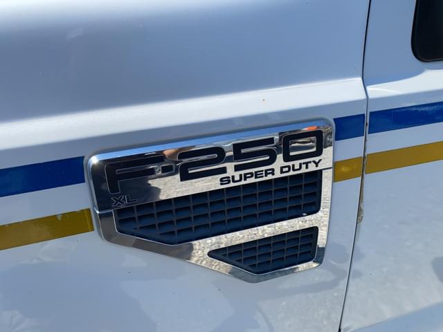 Image of Ford F-250 equipment image 2