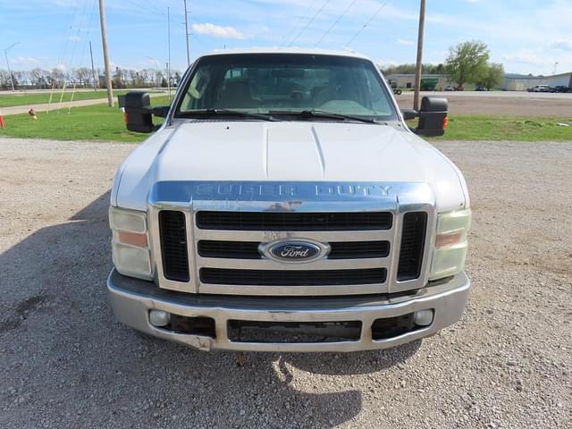 Image of Ford F-250 equipment image 2