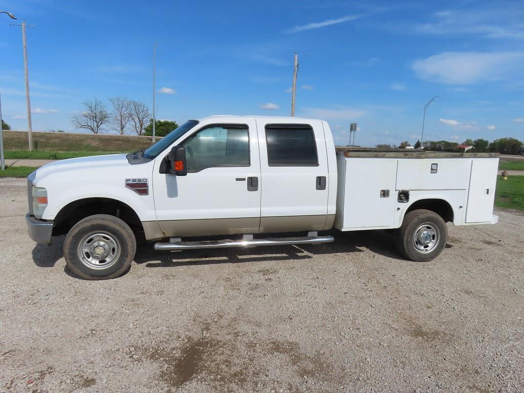 Image of Ford F-250 Primary image