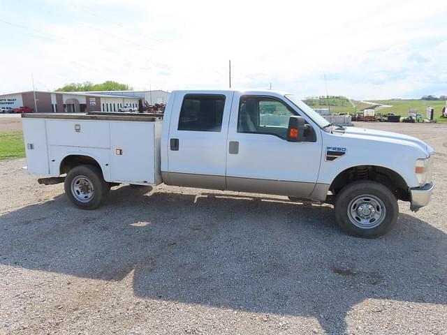 Image of Ford F-250 equipment image 4