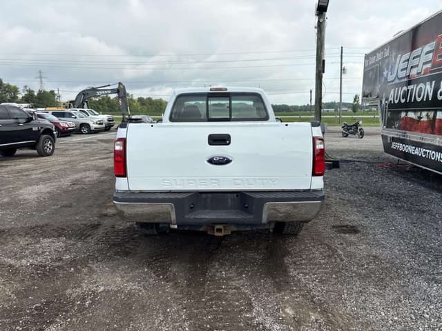 Image of Ford F-250 equipment image 3