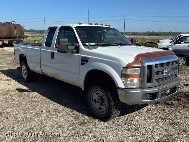 Image of Ford F-250 equipment image 2