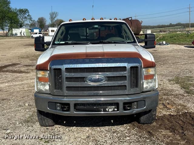 Image of Ford F-250 equipment image 1