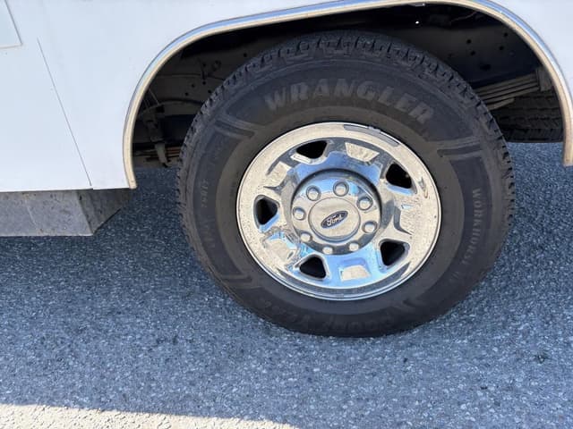 Image of Ford F-250 equipment image 4