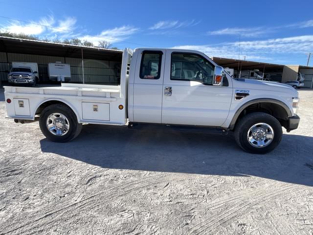 Image of Ford F-250 equipment image 3