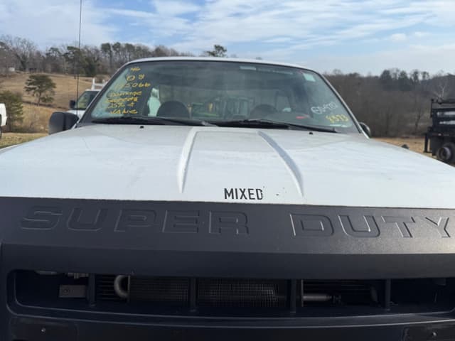 Image of Ford F-250 equipment image 2