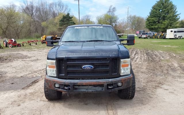 Image of Ford F-250 equipment image 2