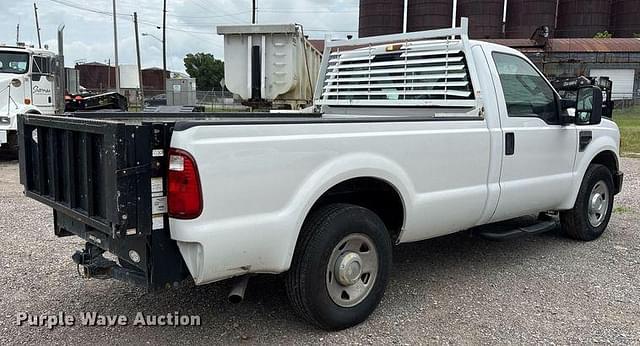 Image of Ford F-250 equipment image 4