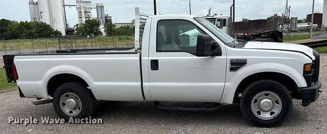 Image of Ford F-250 equipment image 3