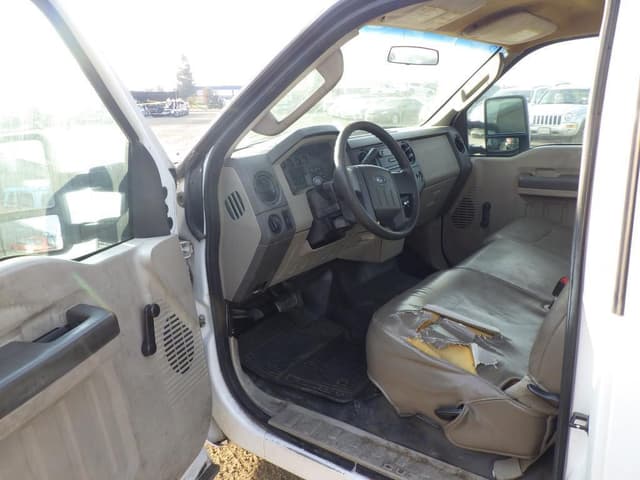 Image of Ford F-250 equipment image 4