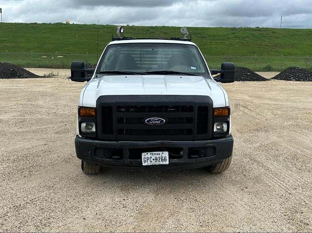 Image of Ford F-250 equipment image 1