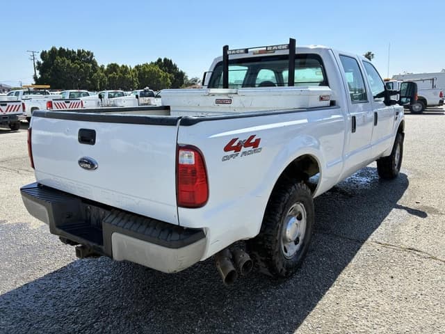 Image of Ford F-250 equipment image 2