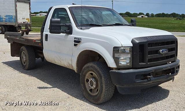 Image of Ford F-250 equipment image 2