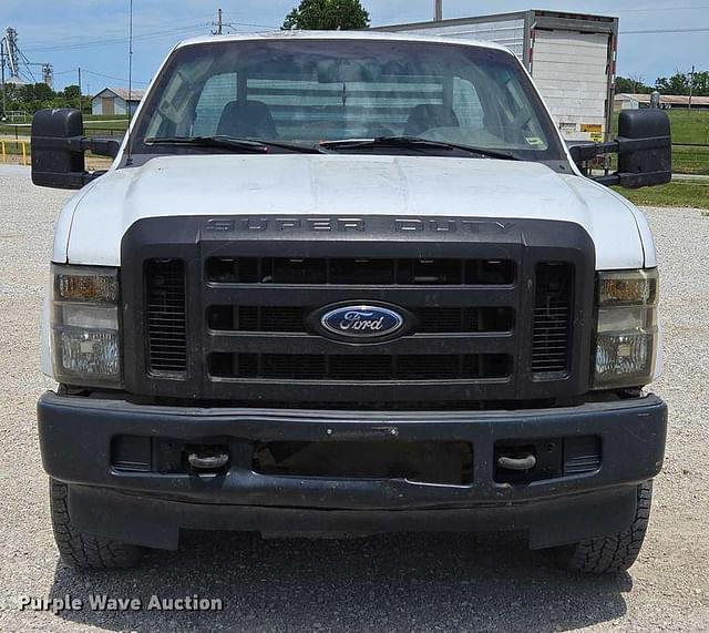 Image of Ford F-250 equipment image 1