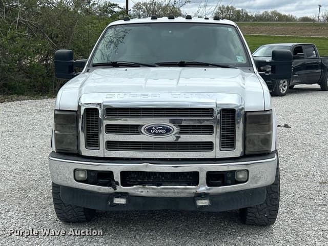 Image of Ford F-250 equipment image 1