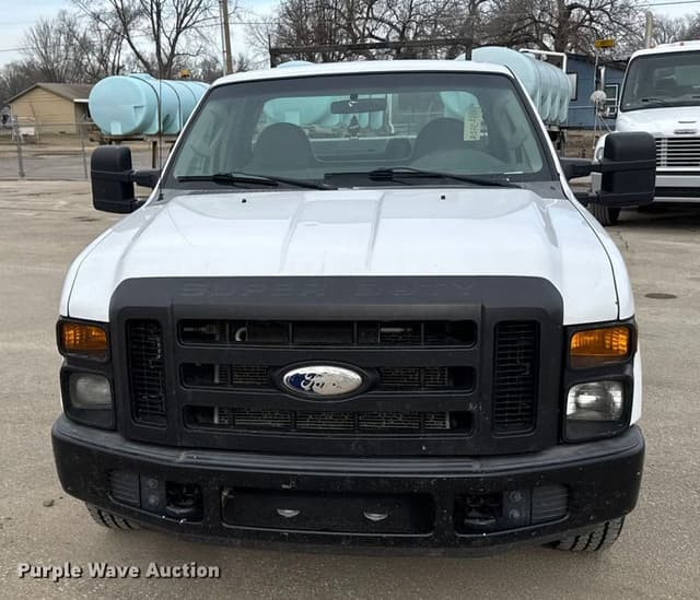 Image of Ford F-250 equipment image 1