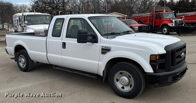 Image of Ford F-250 equipment image 2