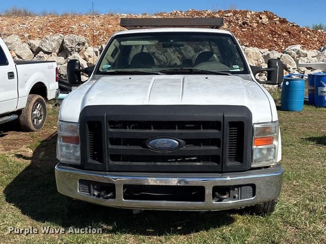 Image of Ford F-250 equipment image 1