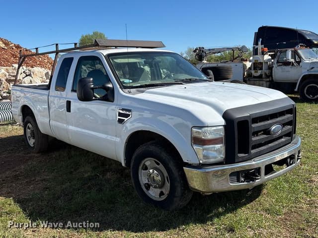 Image of Ford F-250 equipment image 2