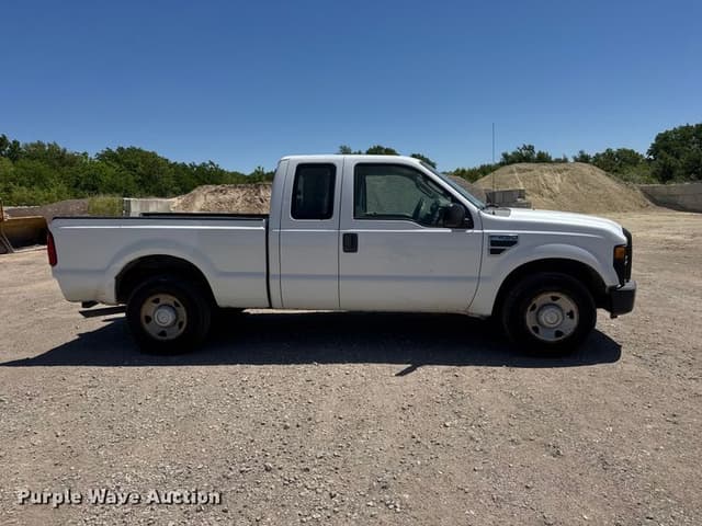 Image of Ford F-250 equipment image 3