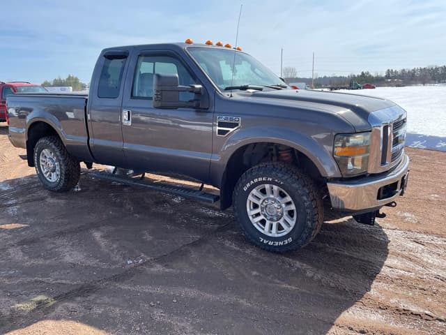 Image of Ford F-250 equipment image 3