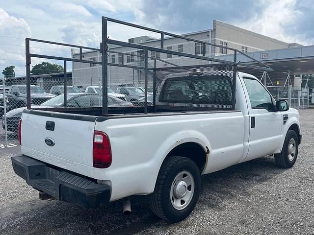 Image of Ford F-250 equipment image 2