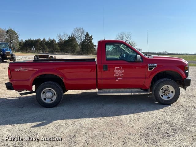 Image of Ford F-250 equipment image 3