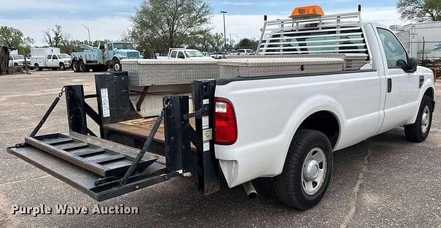 Image of Ford F-250 equipment image 4
