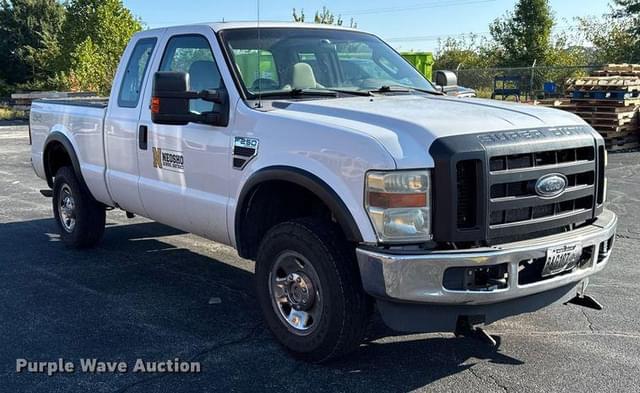 Image of Ford F-250 equipment image 2