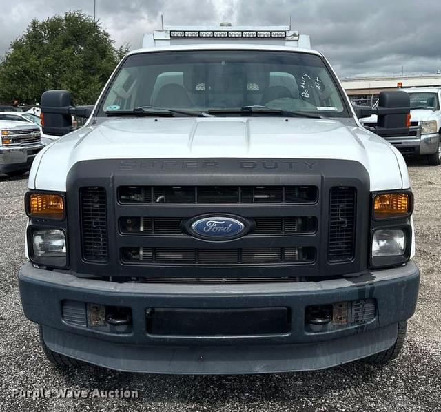 Image of Ford F-250 equipment image 1