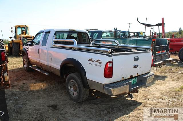 Image of Ford F-250 equipment image 2