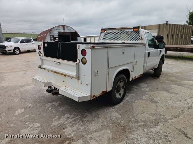 Image of Ford F-250 equipment image 4