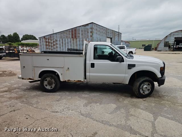 Image of Ford F-250 equipment image 3