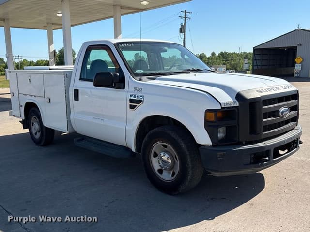 Image of Ford F-250 equipment image 2