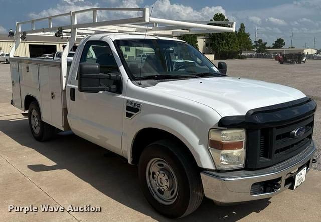 Image of Ford F-250 equipment image 2