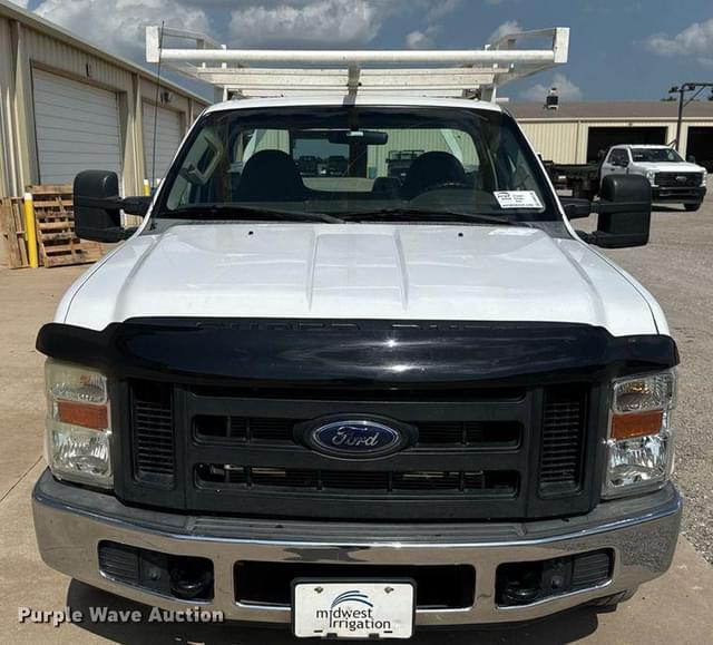 Image of Ford F-250 equipment image 1