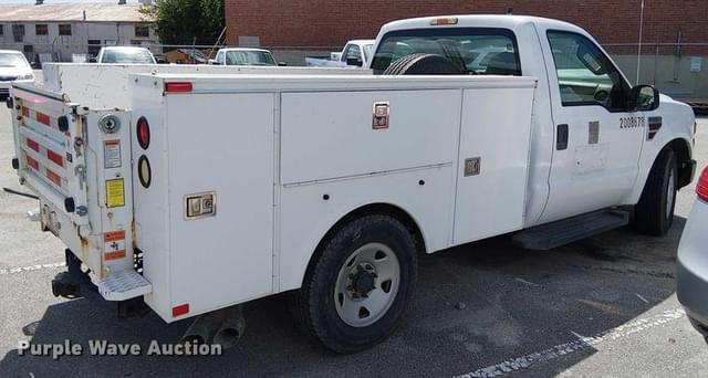 Image of Ford F-250 equipment image 3